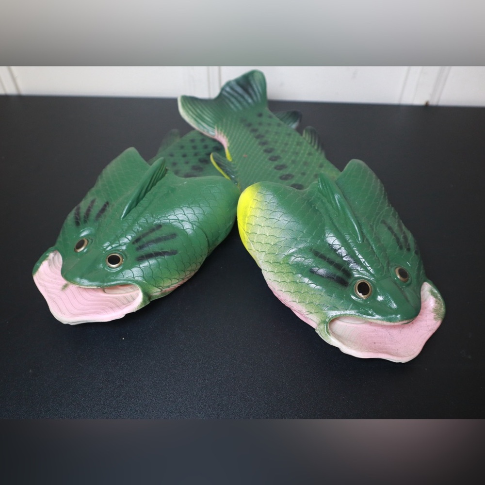 River's Edge Products Adult Bass Sandals SIZE 11/11 M one eye missing